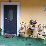 Old Town Cozy Nest